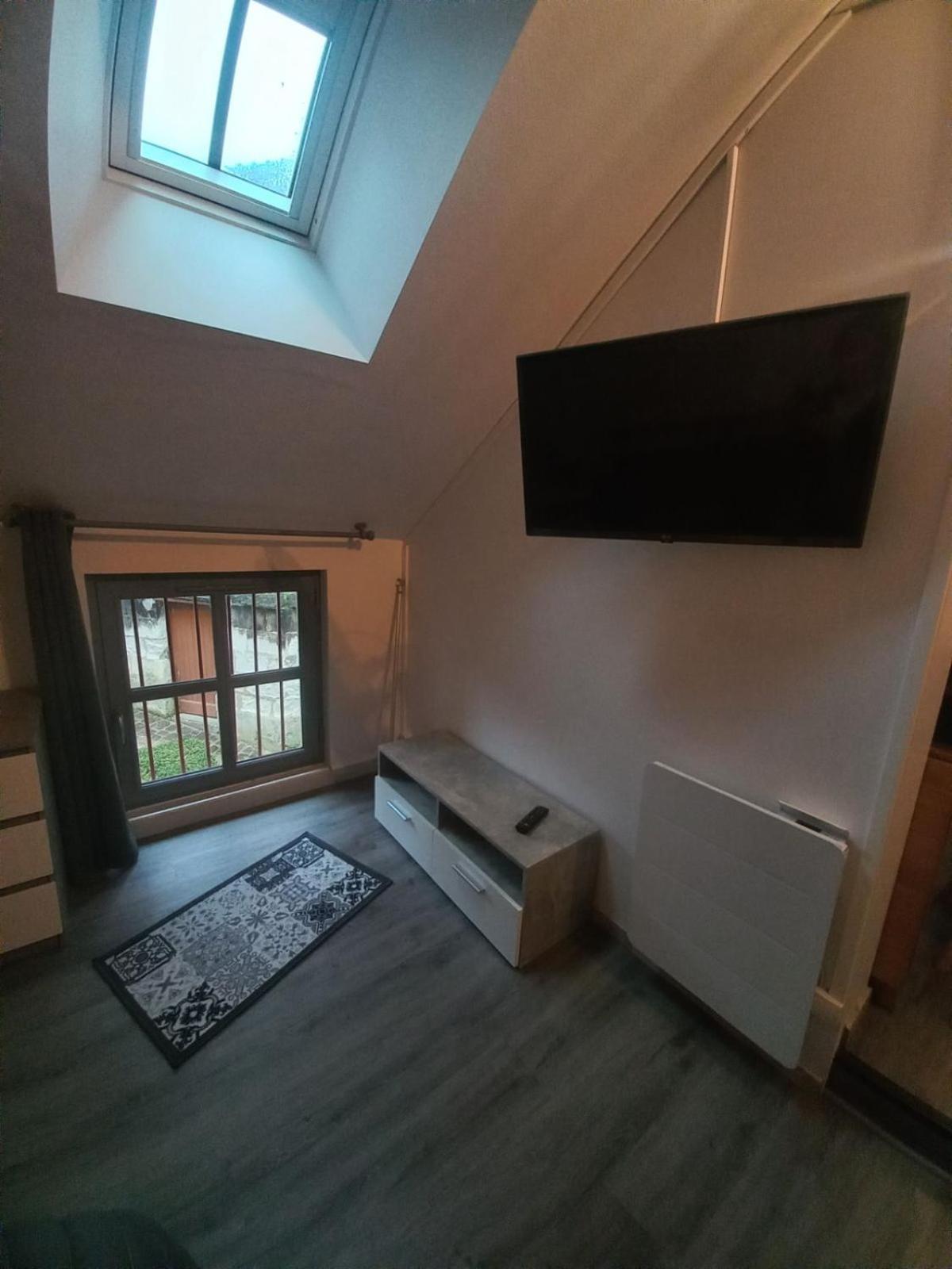Les Logis Du Rempart Apartment โลช ภายนอก รูปภาพ